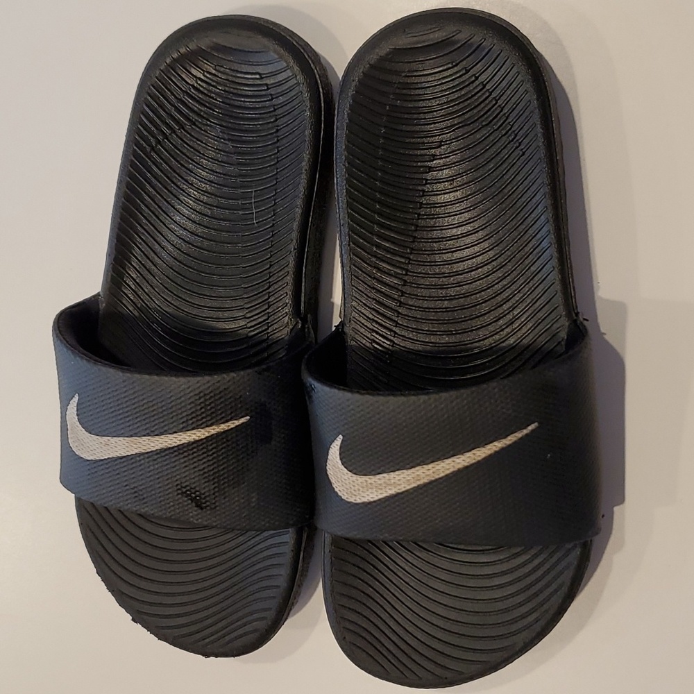 Nike Slides - Picture 2 of 4